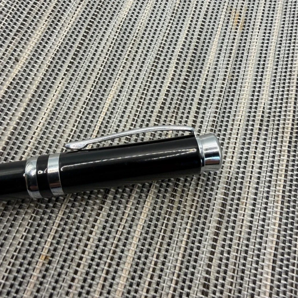 Franklin Covey Freemont Fountain Pen Black Lacquer Chrome Trim Iridium Point Nib